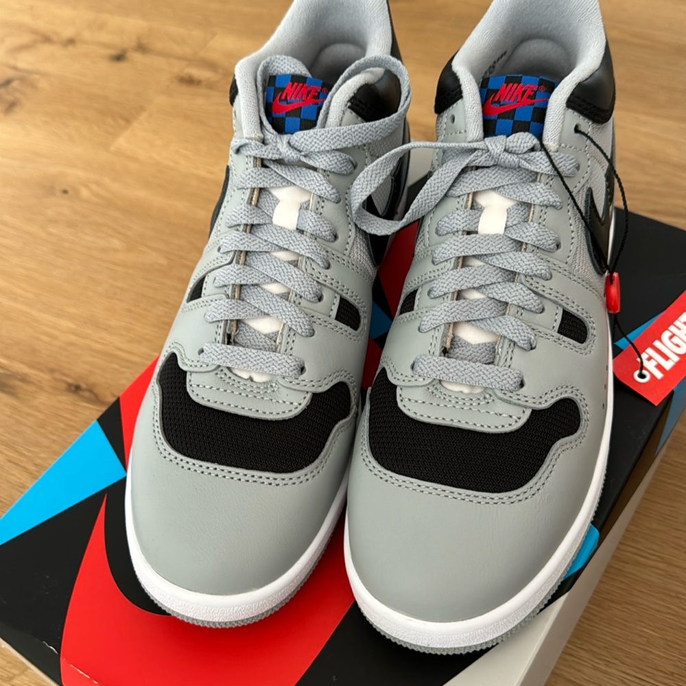 NIKE Mack Attack QS SP Light Smoke Grey - Picture 3 of 14